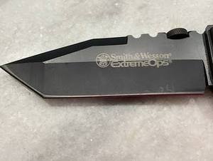 Smith & Wesson Extreme Ops CK46BT folding utility and emergency knife