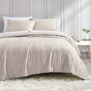 lot 21386 image: BOURINA Embroidery Quilt Set Beige FullQueen 3-Piece Bedding Set Bedspread
