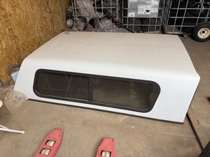 lot 9000F image: Ford Ranger Truck Bed Topper  Camper Shell