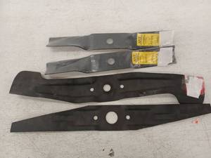 lot 19794 image: Lawn Mower Blade Set - Replacement Blades, 4 Pack
