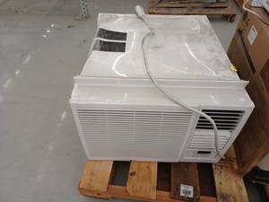 lot 20182 image: LG Window Air Conditioner And Heating Unit, 18000 BTU, LW1821HRSM