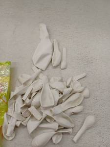 lot 19879 image: White Latex Balloons Assorted Sizes