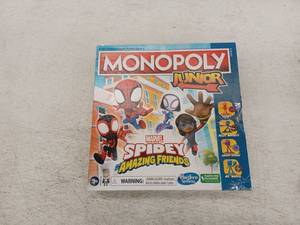 lot 19925 image: Monopoly Junior Marvel Spidey and His Amazing Friends