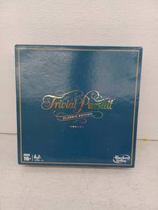 lot 19934 image: Trivial Pursuit Classic Edition Board Game 2400 Questions