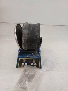 lot 20001 image: National Geographic Rock Tumbler 3lb Capacity
