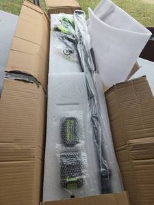 lot 600 image: Dwarfuarm Extendable Pole Electric Chainsaw - Retail $0