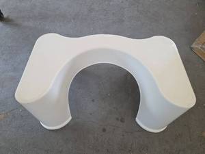 lot 652 image: Squatting Potty - Retail $0