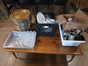lot 8733 image: Restaurant Catering Serviceware Bundle - Plates Cups Cutlery