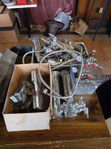 lot 8751 image: Homebrew CO2 Keg Tap System w Regulators & Gauges