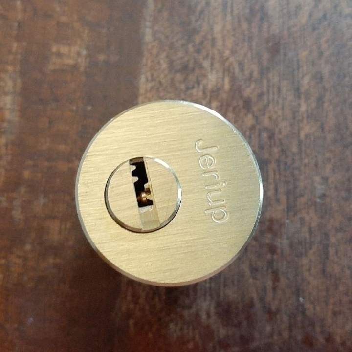 lot 62130 image: MortiseRim Cylinder Lock,1-12(Overall Length 38mm), Satin Brass (Golden), Lock core, dimple Keyway, Standard Outdoor & Indoor Use, with 5 Keys, Door Lock Replacement - Retail $29