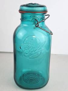 lot 64 image: 1976 Ball Ideal Bicentennial Blue Pint Mason Jar Eagle Embossed&nbsp