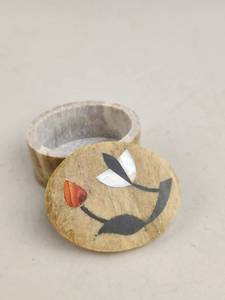 lot 76 image: Vintage Mother of Pearl Inlay Marble Trinket Box