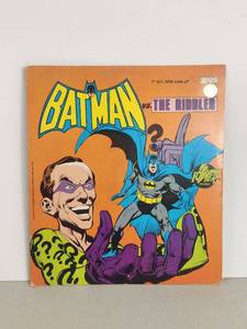 lot 100 image: Vintage Power Records Batman vs. The Riddler 7 33 RPM Little LP 2293