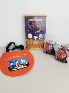 lot 111 image: Peanuts Classic Its The Great Pumpkin Charlie Brown VHS Bundle with Toys