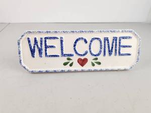 lot 139 image: Welcome Ceramic Wall Plaque with Heart and Leaf Decoration