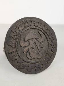 lot 168 image: Cast Iron Burger Press