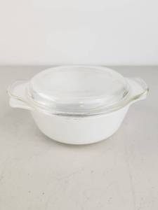 lot 183 image: Vintage Fireking Dish with Lid