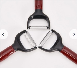 lot 507 image: KitchenAid 3-Piece Peeler Set, Red