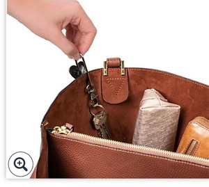 lot 546 image: Finders Key Purse Set of 3 Key Finders w Gift Boxes