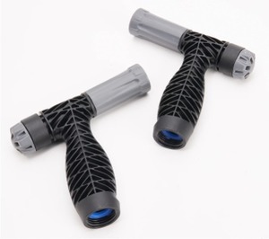 lot 560 image: Bernini Set of 2 Garden Gun 2-in-1 Spray Nozzle