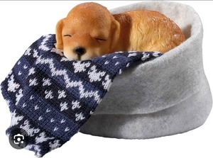 lot 565 image: Design Toscano Labrador Sleepy Time Puppy Statue