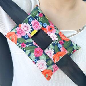 lot 69574 image: Chemo Port Pillow, Open Heart Surgery Recovery Gifts Pacemaker Cover Pad Protector Cushion for Post-Surgery Breast Cancer Patients, Cute Flower
