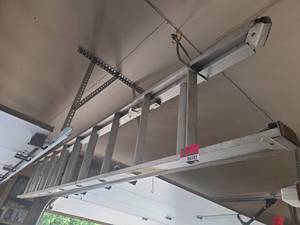 lot 6545 image: 10ft Aluminum Extension Ladder