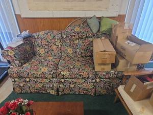lot 6558 image: Floral Upholstered Sofa w Throw Pillows