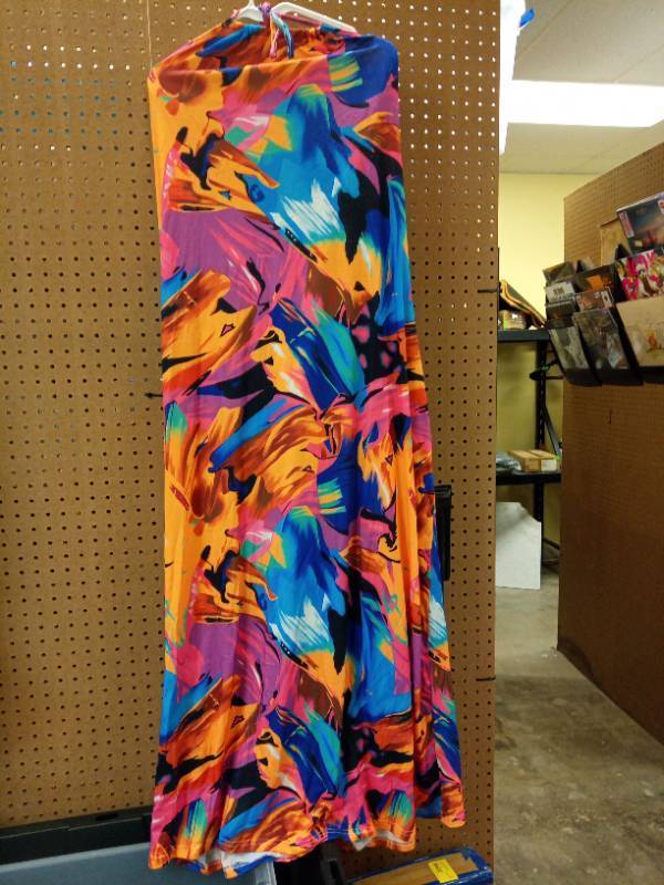 lot 1133 image: Colorful Abstract Print Maxi Dress XL 95% Polyester 5% Spandex - Retail $40