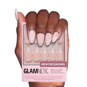 lot 3441 image: Glamnetic Press On Nails - Short Almond, Glossy Fake Nails 30 Pc Full Kit