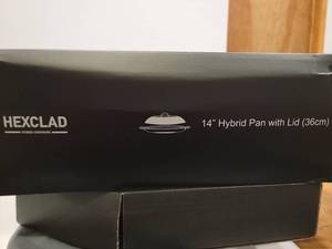 lot 1003 image: Hexclad Hybrid Pan with Lid 14