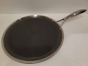 lot 1008 image: $139 HexClad 12 Hybrid Nonstick Griddle Pan, BBQ, Dishwasher and Oven Safe  Stay-Cool Handles, Oven Safe up to 900 F, Compatible with All Cooktops, Induction Ready