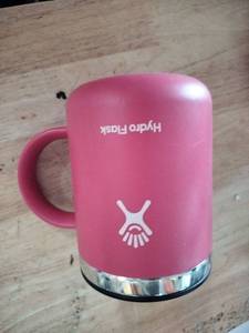 lot 2421 image: Hydro Flask Insulated Mug with Lid Pink