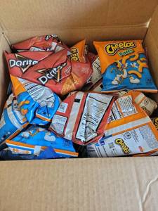 lot 19406 image: Frito-Lay 40 Count Doritos Cheetos Mix Variety Pack 38.75 oz