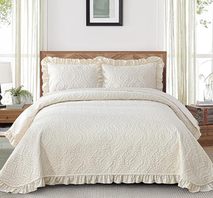 lot 5710 image: Queen size blanket color beige with pillowcases - Stock image may not match actual product image