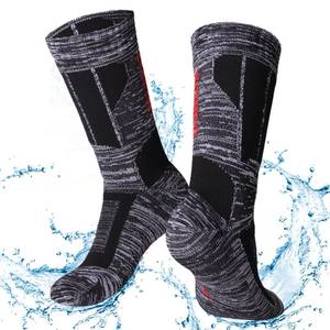 lot 8437 image: Jspupifip Unisex Waterproof Socks, Breathable Wading Socks, Grey, Small