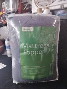 lot 11911 image: Niagara Mattress Topper Dark Gray Twin XL