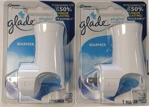 lot 4205 image: Glade PlugIns Air Freshener Warmer, Scented and Essential Oils for Home and Bathroom, Up to 50 Days on Low Setting (Pack of 5)