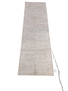 lot 5960 image: Runner Rug Floral Medallion Pattern TanIvory 97x29.5 in
