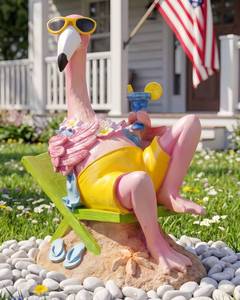 lot 11005 image: Euiroet Resin Flamingo Garden Figurine