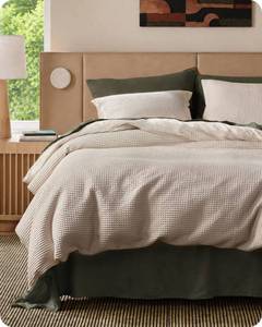 lot 1490 image: Bedsure PureWoven 3 Pieces 100% Cotton Waffle Weave Duvet Cover Set, Linen