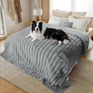 lot 5020 image: ZAKAPAWS Reversible Waterproof Sherpa Pet Blanket for Large Dogs & Cats