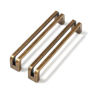 lot 2284 image: Vicycmc Antique Brass zinc Alloy Cabinet pulls,Vintage Retro 5 Inch ��128mm�� Hole Center Cabinet Handles for Drawer,Cupboard, Wardrobe,Dresser - 6 Pack