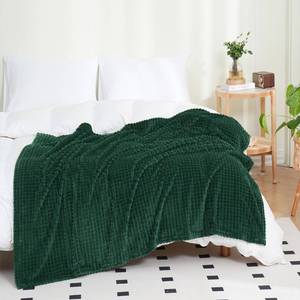 lot 13655 image: Puncuntex Fleece Blanket Dark Green 108�90 with Square Grid Design