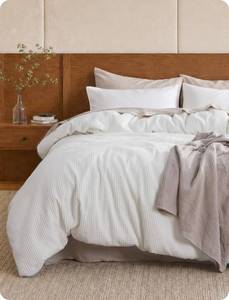 lot 5282 image: Bedsure PureWoven Cotton Waffle Weave Duvet Cover, White, Duvet Cover Only