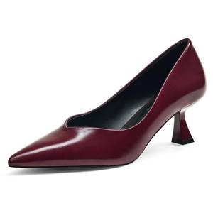lot 13811 image: GENSHUO Womens Kitten Heels Pointed Toe Pumps Size 7.5 Wine Red