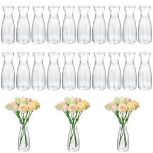 lot 7139 image: Molain Plastic Bud Vases, 20 Pieces