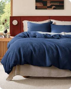 lot 19112 image: Bedsure Cotton Duvet Cover King 104x90 Navy