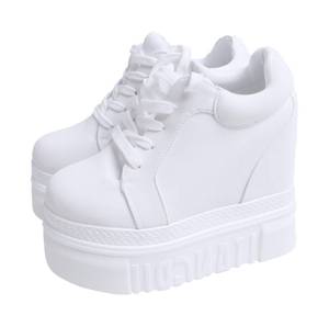 lot 13912 image: ACE SHOCK Womens Platform Sneakers Wide Width Size 5.5