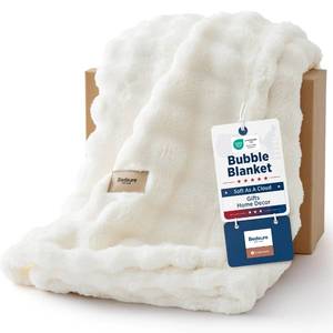 lot 9862 image: Bedsure Cloud Bubble Blanket, Soft Cozy Throw, Off White, 50�60